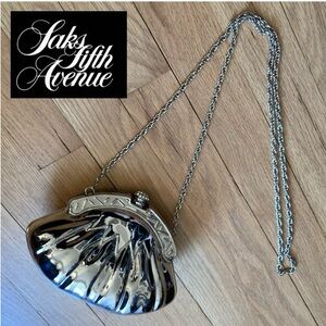 Vintage RARE Saks Fifth Avenue Silver Clamshell Clutch w/ Rhinestone cla…
